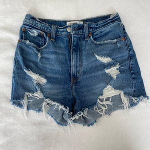 Abercrombie high rise curve love mom shorts